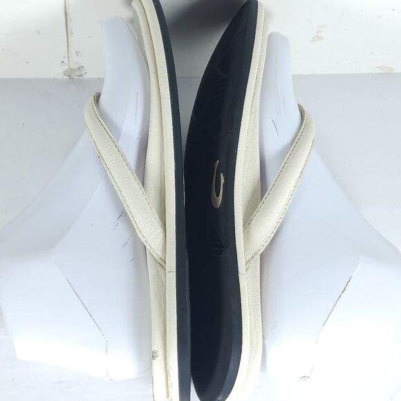 OLUKAI Women's Tiare US7 White Leather Slip-On Flat Flip Flops Thong Sandals - Picture 14 of 16